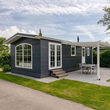 Recreatiepark Jachthaven De Veerstal Lathum - Luxe Chalet Eksteriør billede