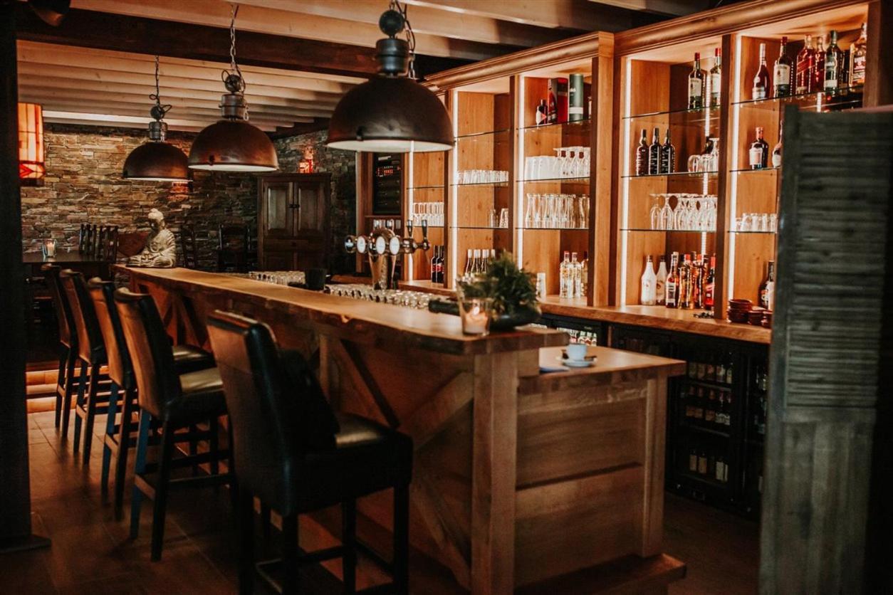 Recreatiepark Jachthaven De Veerstal Lathum - Luxe Chalet Eksteriør billede