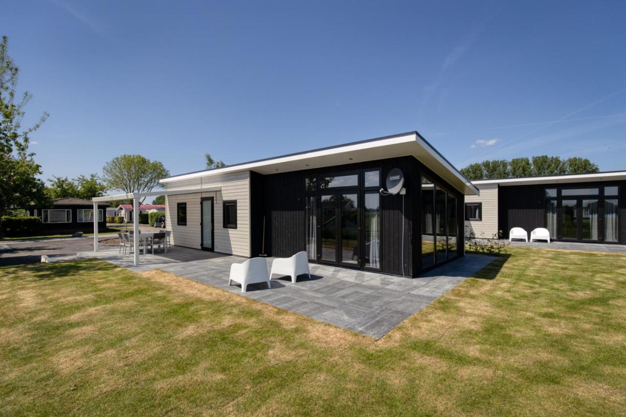 Recreatiepark Jachthaven De Veerstal Lathum - Luxe Chalet Eksteriør billede
