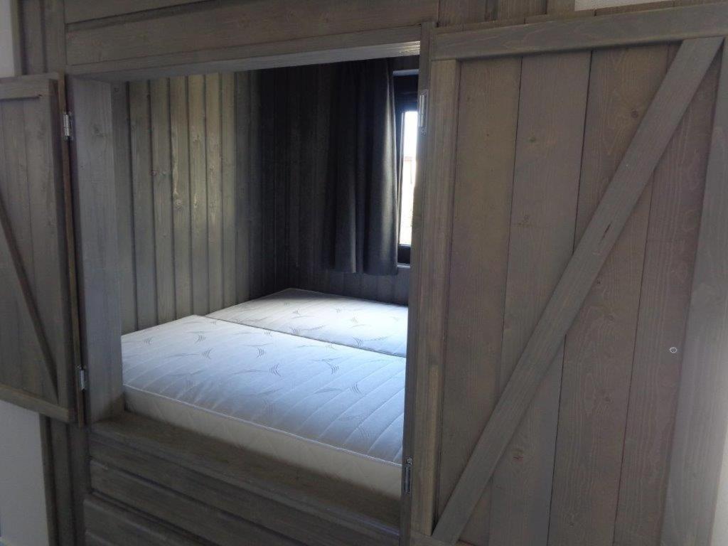 Recreatiepark Jachthaven De Veerstal Lathum - Luxe Chalet Eksteriør billede