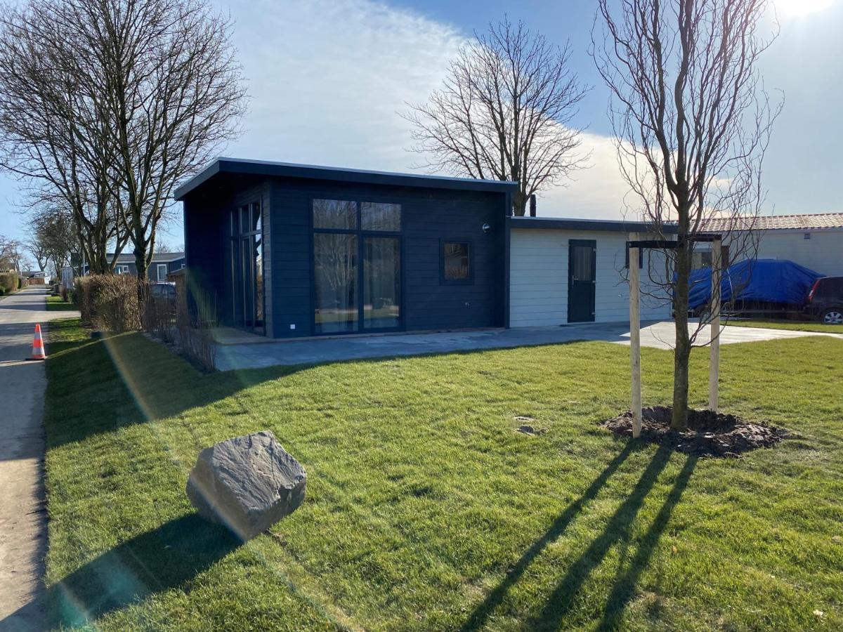 Recreatiepark Jachthaven De Veerstal Lathum - Luxe Chalet Eksteriør billede