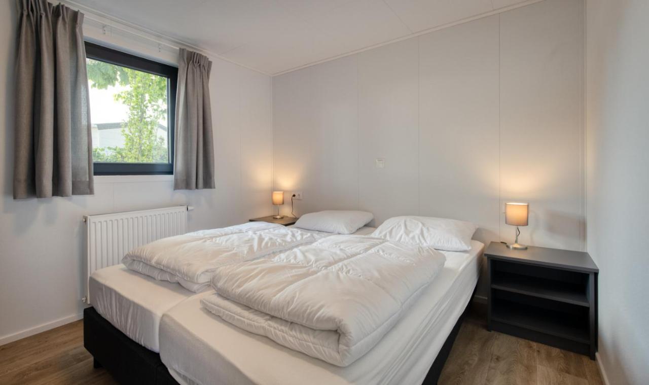 Recreatiepark Jachthaven De Veerstal Lathum - Luxe Chalet Eksteriør billede