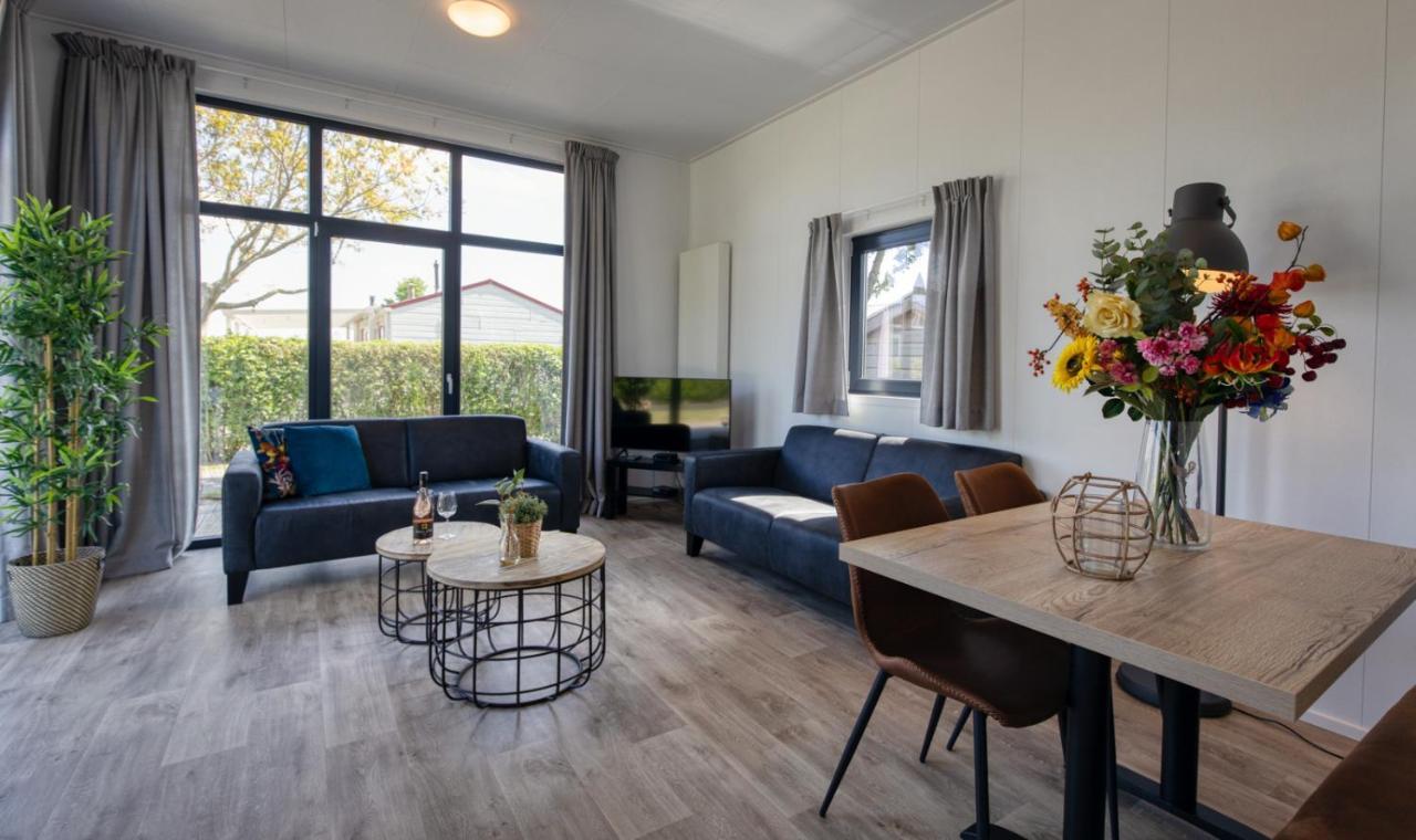 Recreatiepark Jachthaven De Veerstal Lathum - Luxe Chalet Eksteriør billede