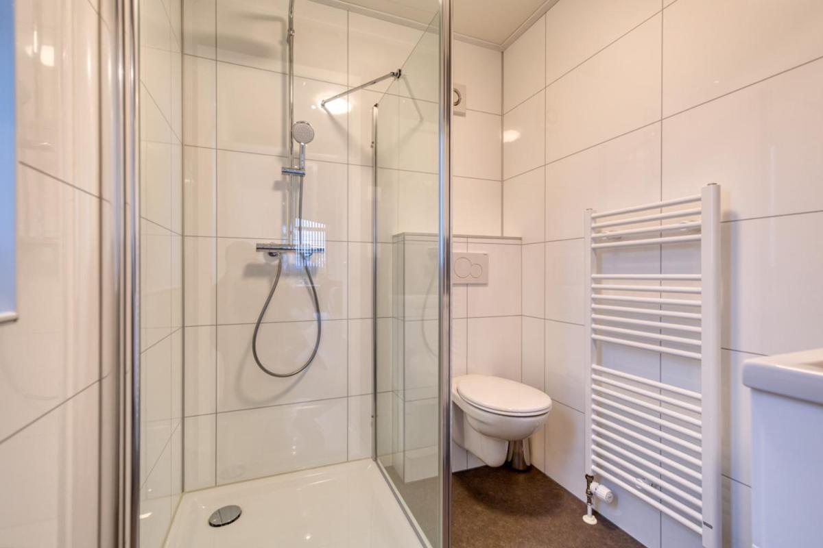 Recreatiepark Jachthaven De Veerstal Lathum - Luxe Chalet Eksteriør billede