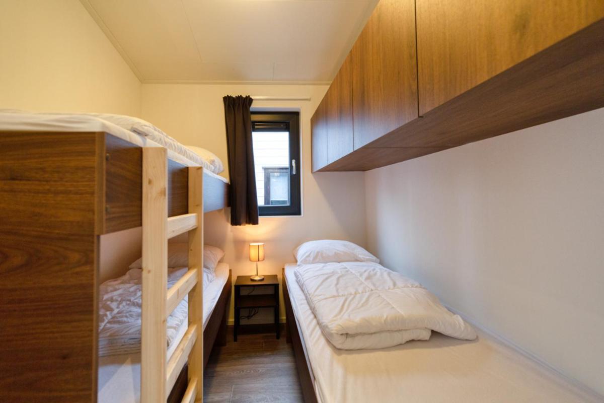 Recreatiepark Jachthaven De Veerstal Lathum - Luxe Chalet Eksteriør billede